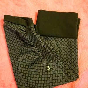 Lululemon yoga leggings size M